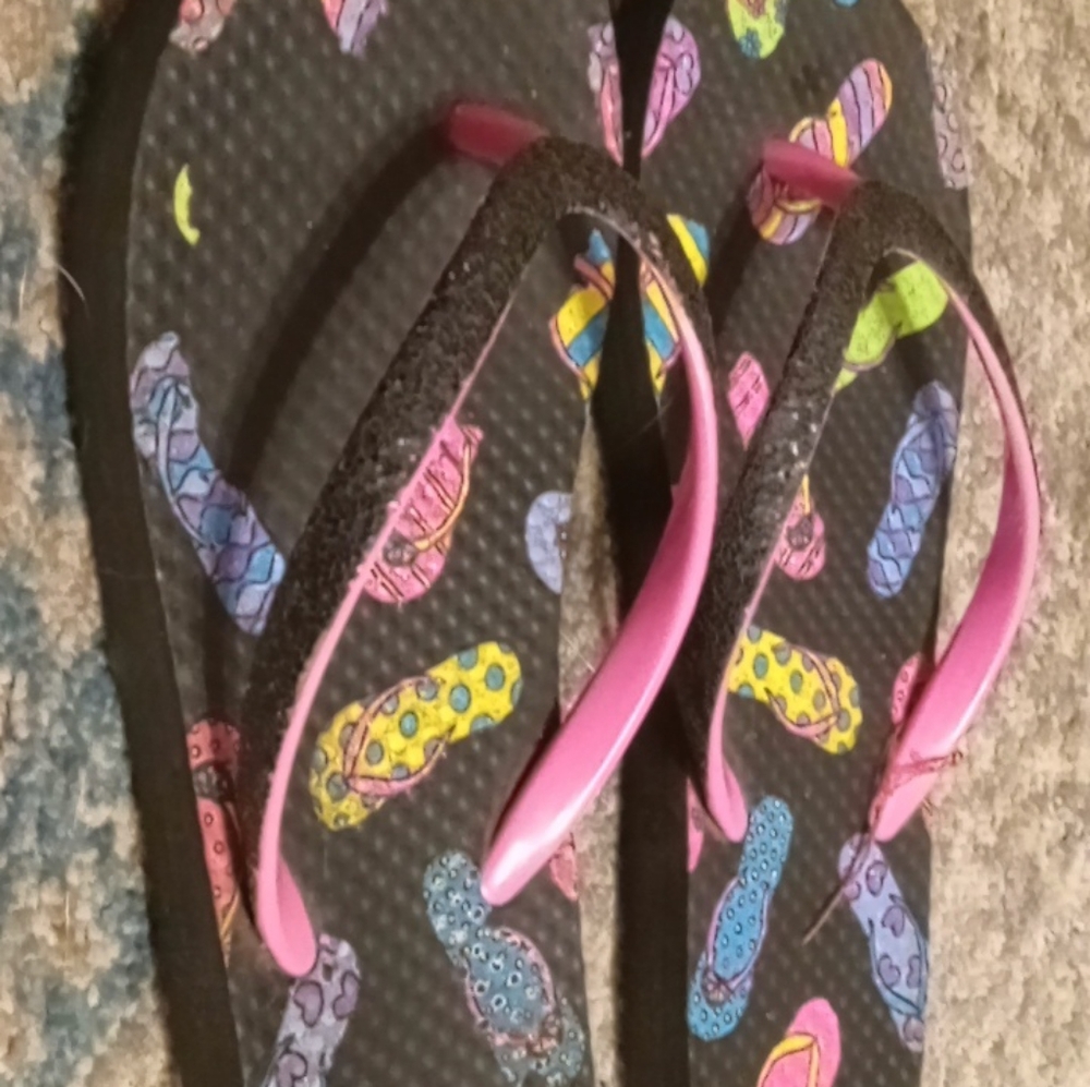 Flip Flops - Picture 3 of 3